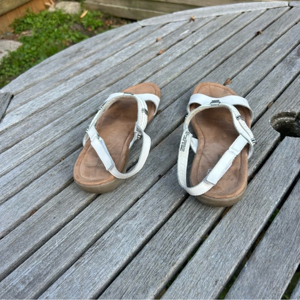 Minnetonka White and Tan Sandals with Crisscross Straps - Picture 6 of 10